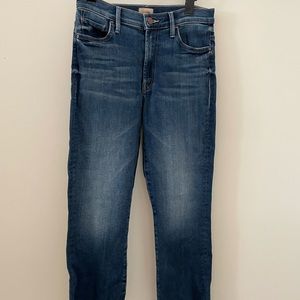 Mother. The Insider Crop Step Fray. Size 28. Color: Sweet and Sassy.
